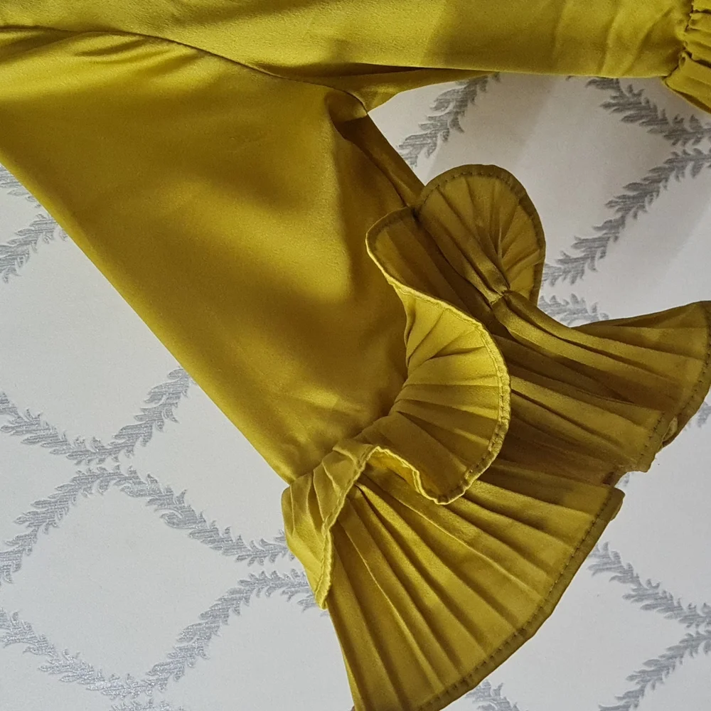 Top - Picture 4 of 6